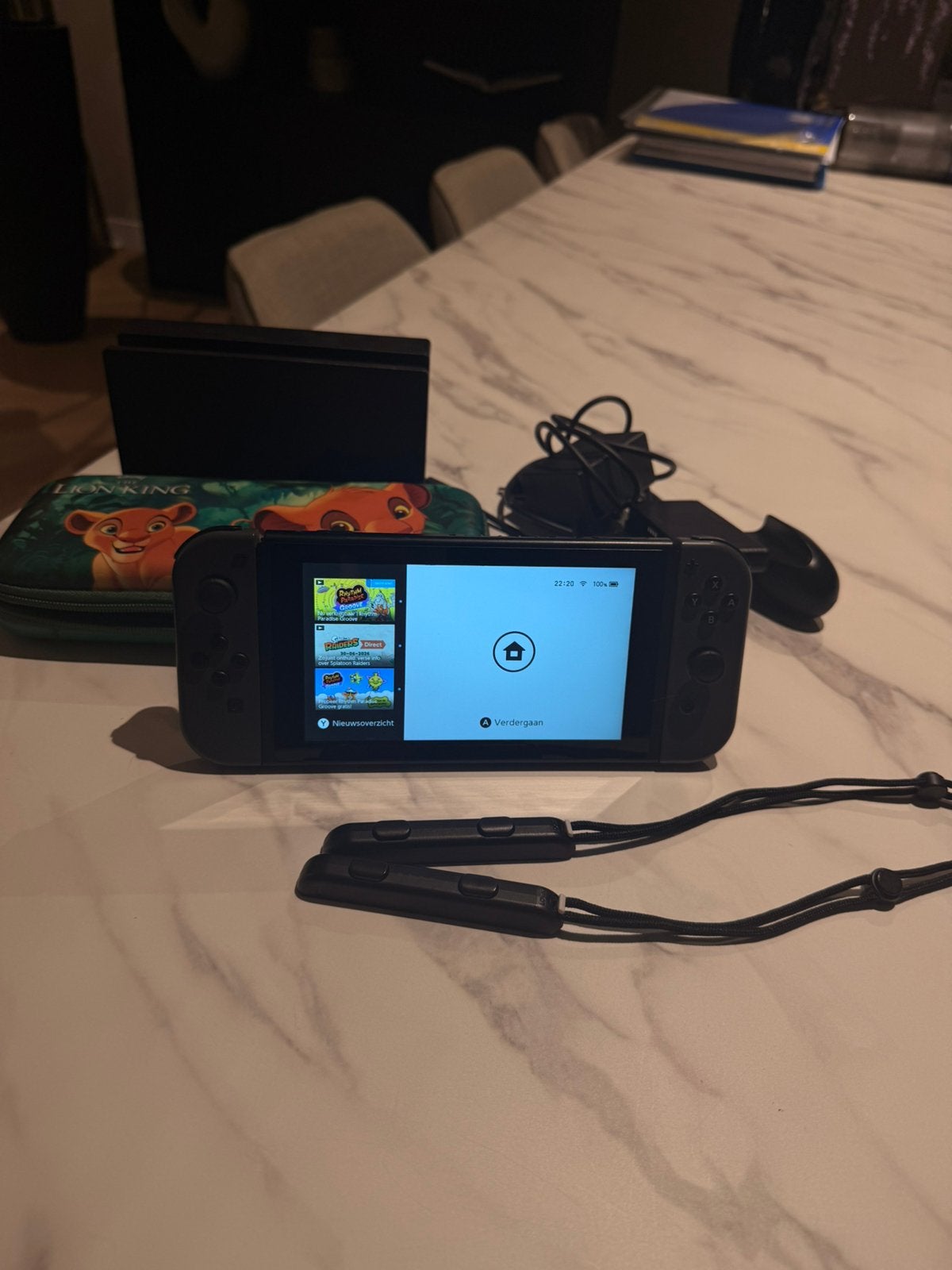 Nintendo Switch, Spelcomputers en Games, Verzenden, Zo goed als nieuw, Switch Original