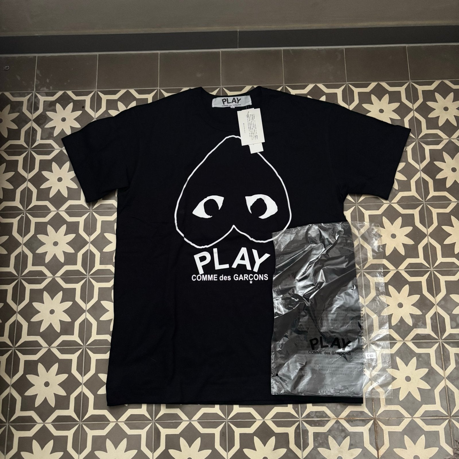 PLAY Comme des Garçons T-shirt - Zwart - Maat M, Ophalen of Verzenden, Nieuw, Maat 48/50 (M), Zwart