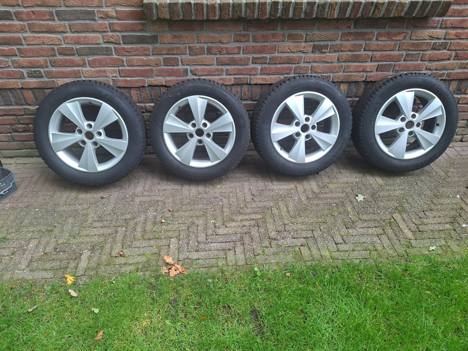te koop nette lichtmetalen velgen met goede winterbanden,, Ophalen, 16 inch, Banden en Velgen, 205 mm