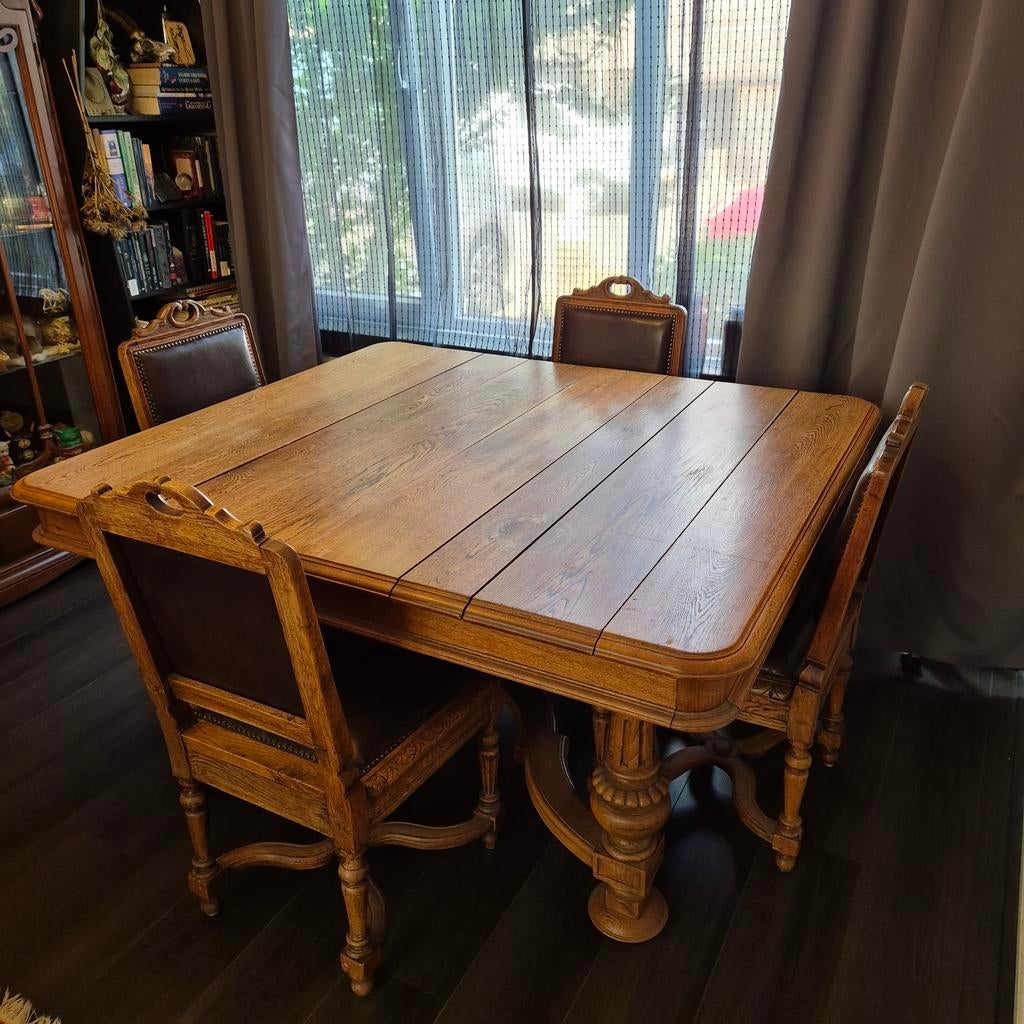 Prachtige 19e eeuwse eettafel met 4 stoelen, Ophalen