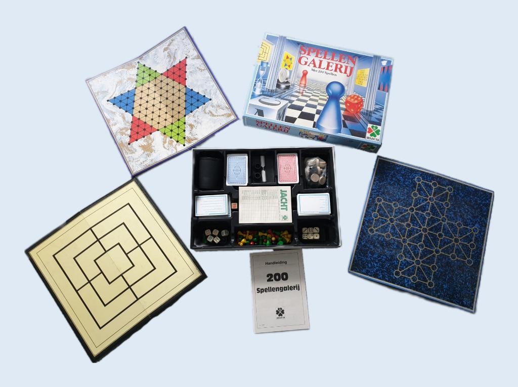 Spellen Galerij met 200 Spellen ~ HH8900, Vijf spelers of meer, Ophalen of Verzenden, Gebruikt