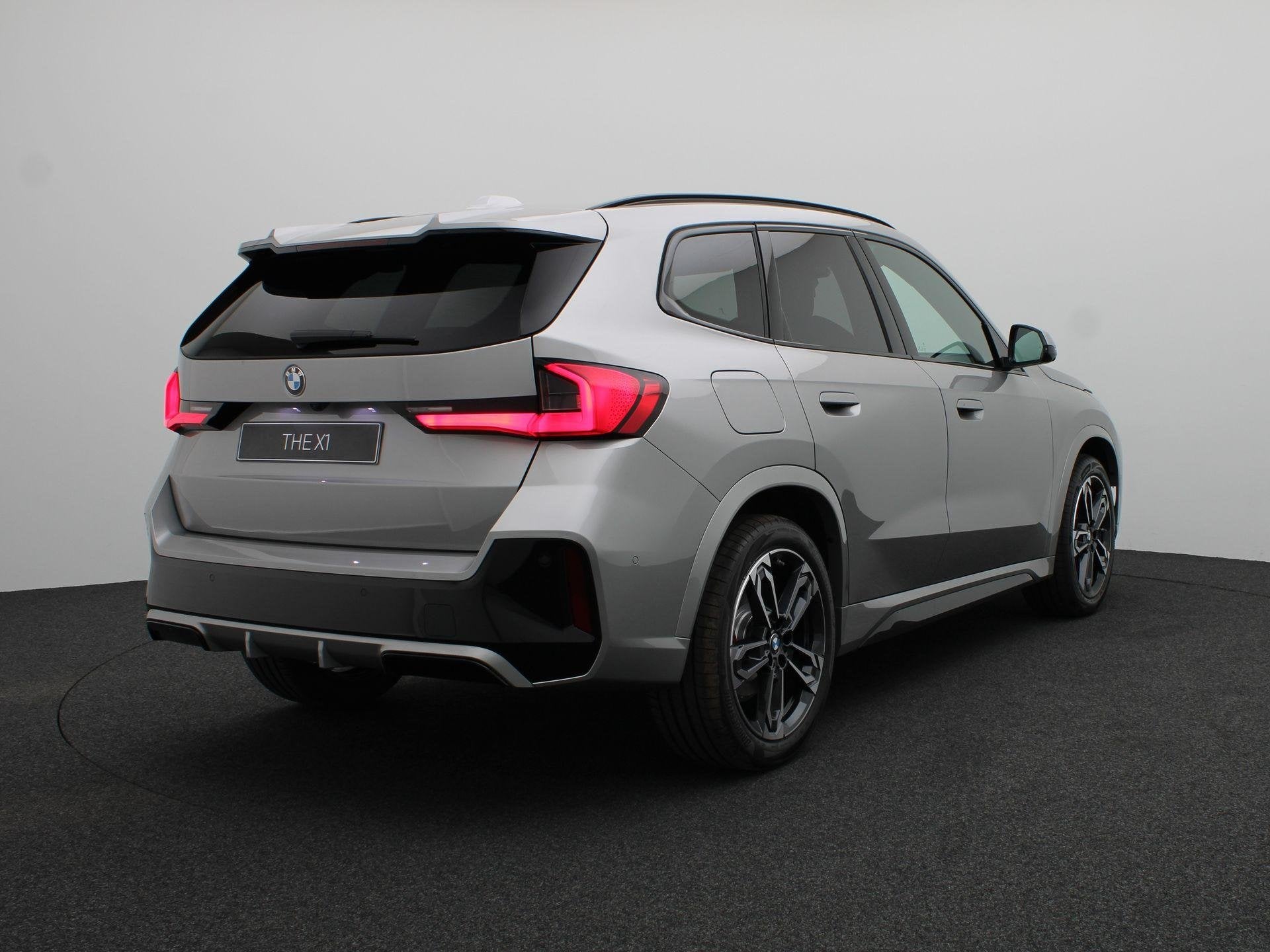 BMW X1 sDrive20i M Sportpakket | M Sportpakket Pro | Comfort, Auto's, 1525 kg, 156 pk, Bedrijf, Nieuw
