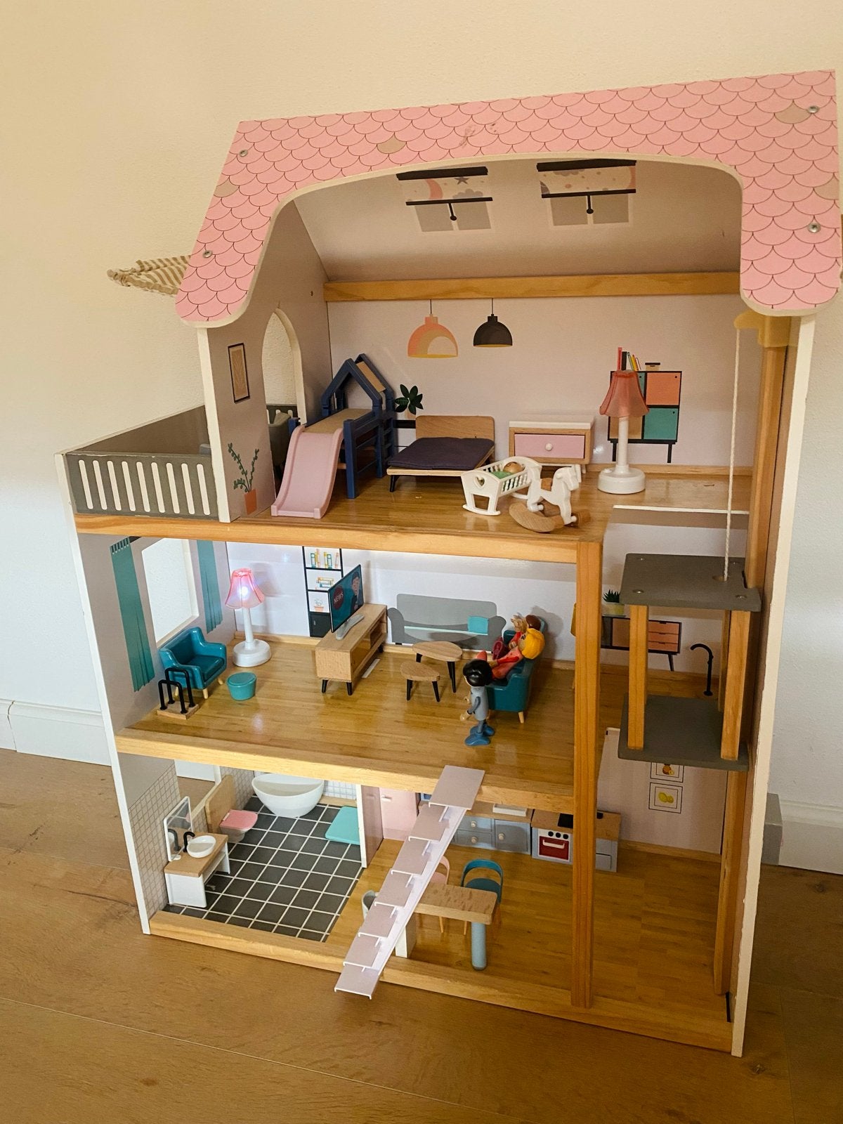Groot Houten Poppenhuis met Meubels en Accessoires, Kinderen en Baby's, Speelgoed | Poppen, Ophalen, Gebruikt, Overige typen