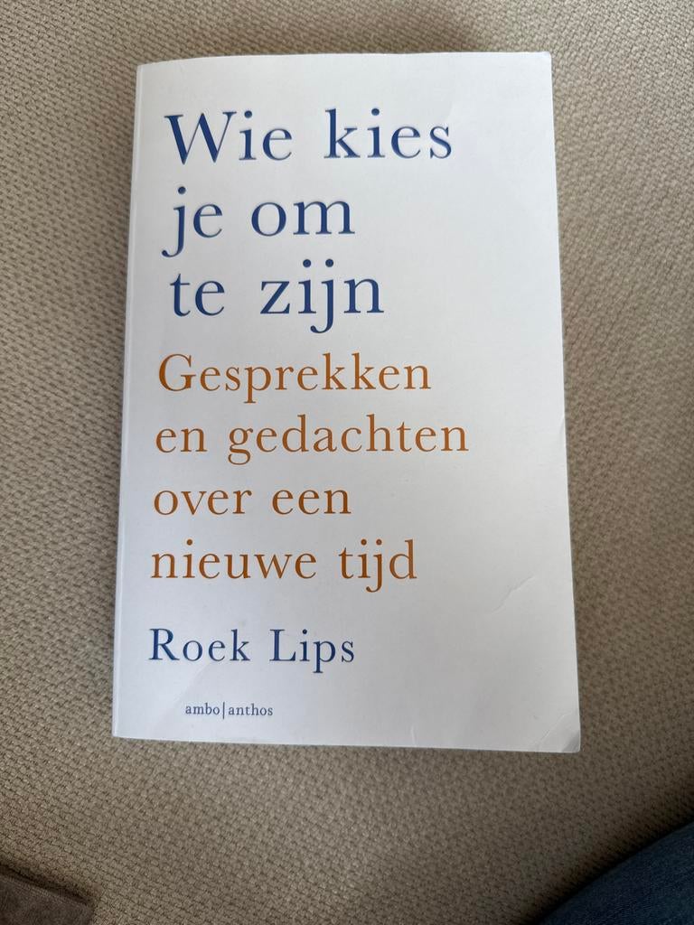 Wie kies je om te zijn - Roek Lips, Boeken, Ophalen of Verzenden, Zo goed als nieuw