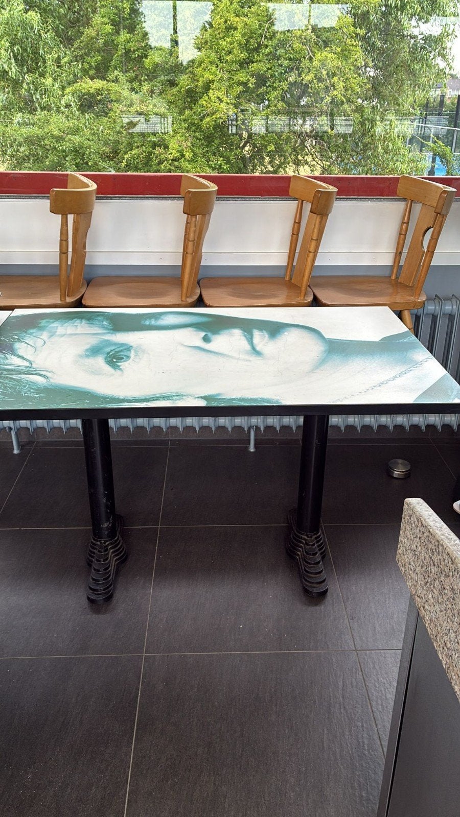Gratis 5 Tafels met 20 stoelen horeca ophalen purmerend, Gebruikt, Modern met klassieke stoelen, Vijf personen of meer, Rechthoekig