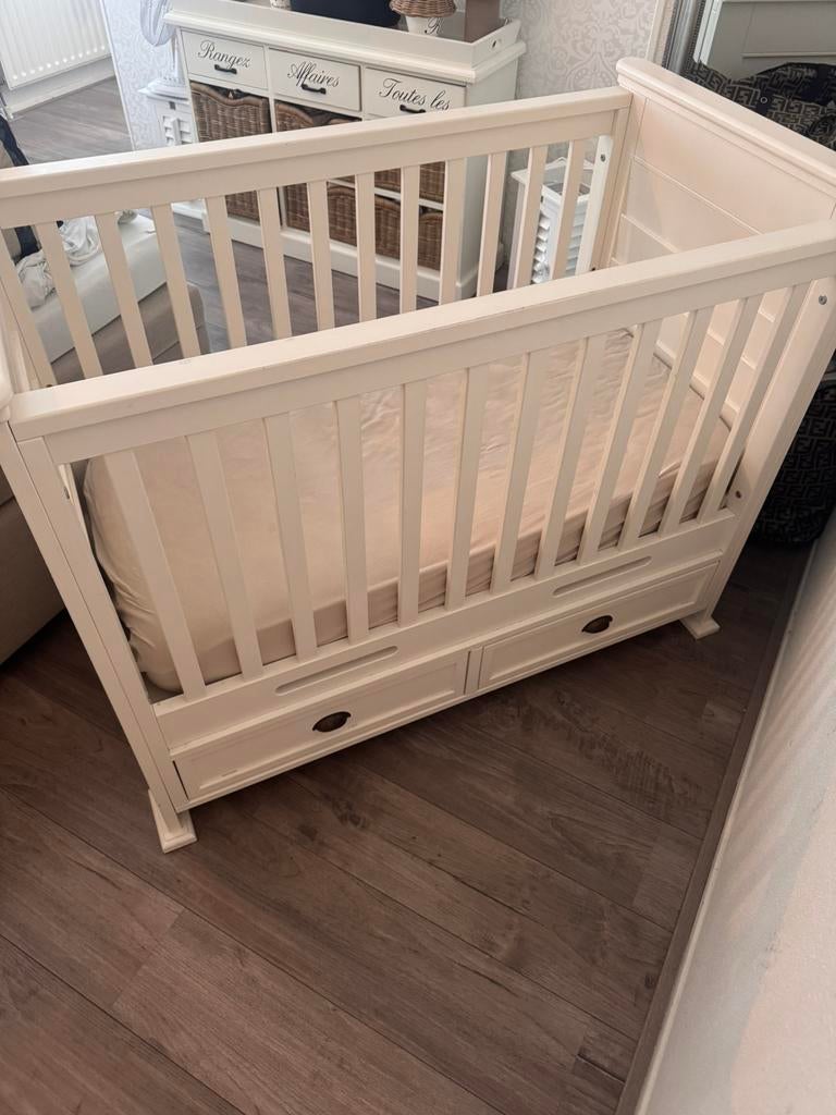 Ledikant met 2 lades, Kinderen en Baby's, Kinderkamer | Complete kinderkamers, Ophalen, Zo goed als nieuw, Jongetje of Meisje