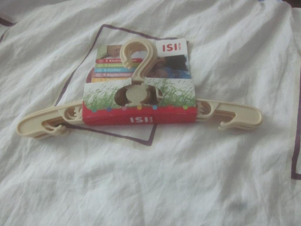 5 nieuwe ecru kinderkleding hangers Isi Mini, Ophalen of Verzenden, Nieuw, Isi Mini, Jongetje of Meisje