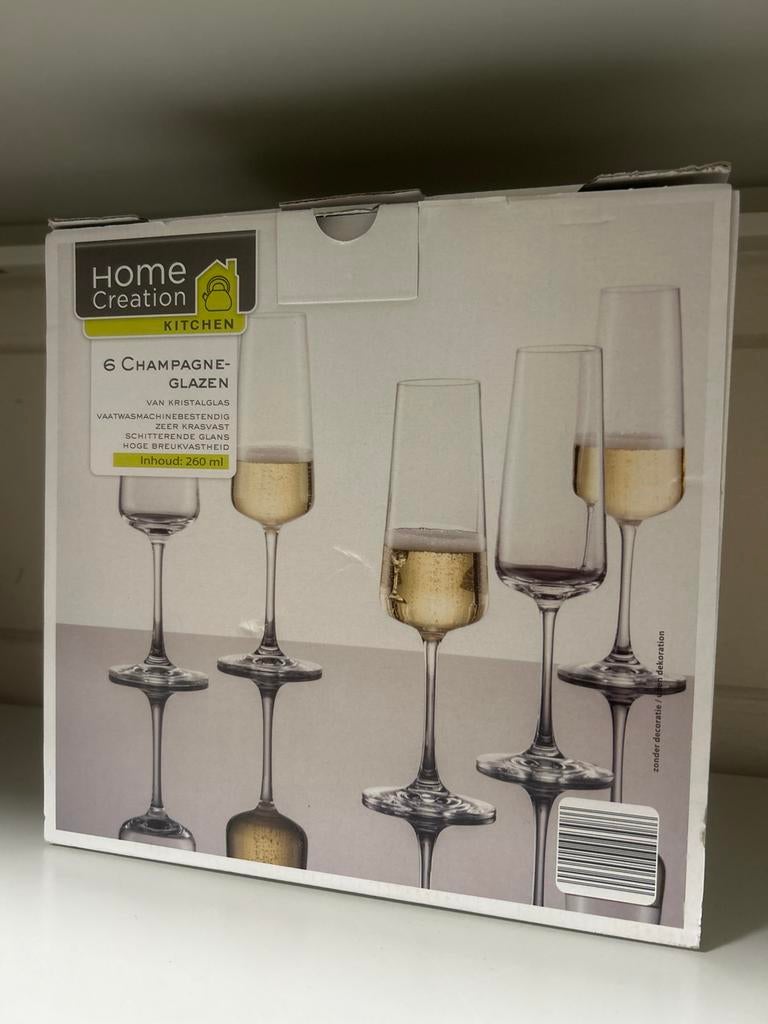 Nieuw in doos: Home Creation champagne glazen (6 stuks), Ophalen of Verzenden, Nieuw, Glas, Glas of Glazen