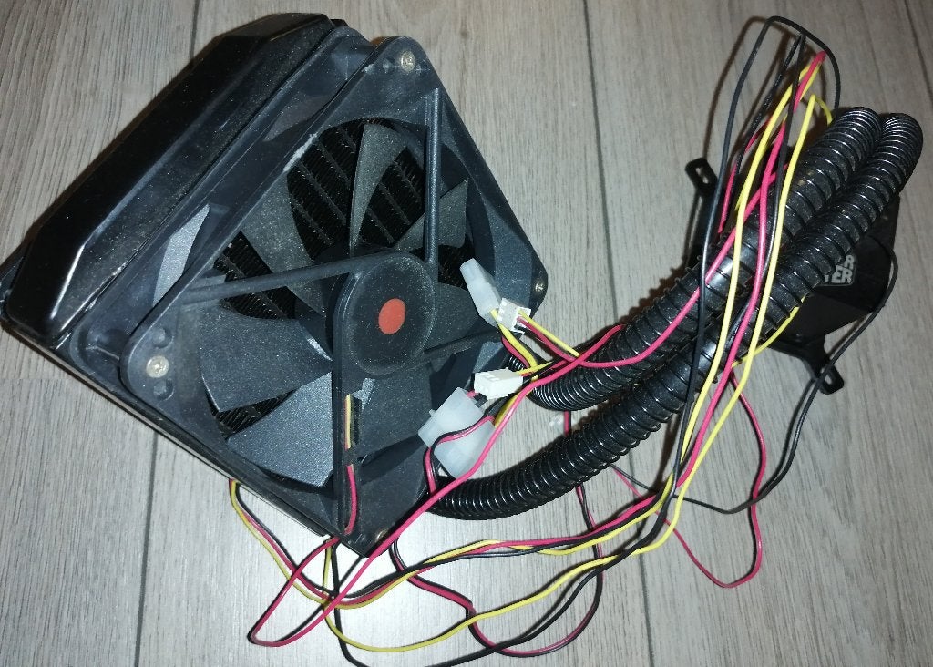 Waterkoeler met gratis 5 ventilators, Computers en Software, Computerkoelers, Ophalen, Gebruikt, Waterkoeling