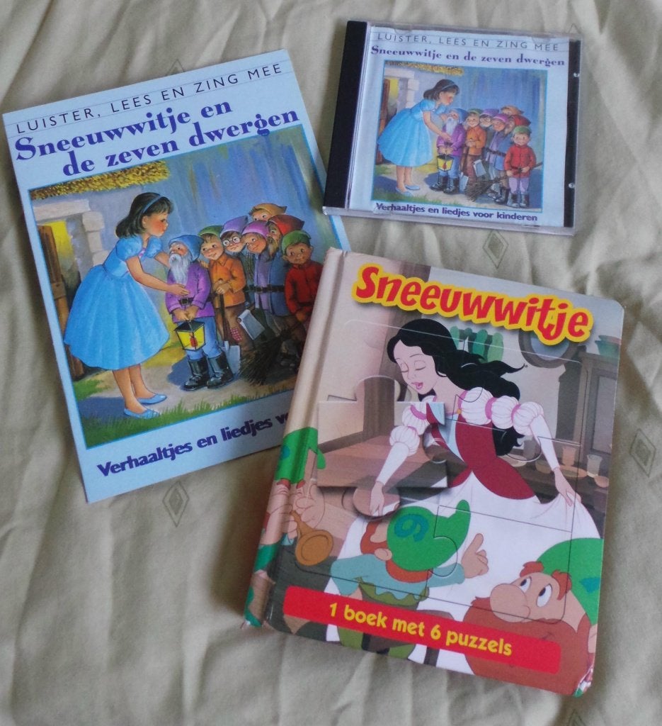 Sprookje Sneeuwwitje lees-puzzelboek + lees- luisterboek +cd, Ophalen, Zo goed als nieuw