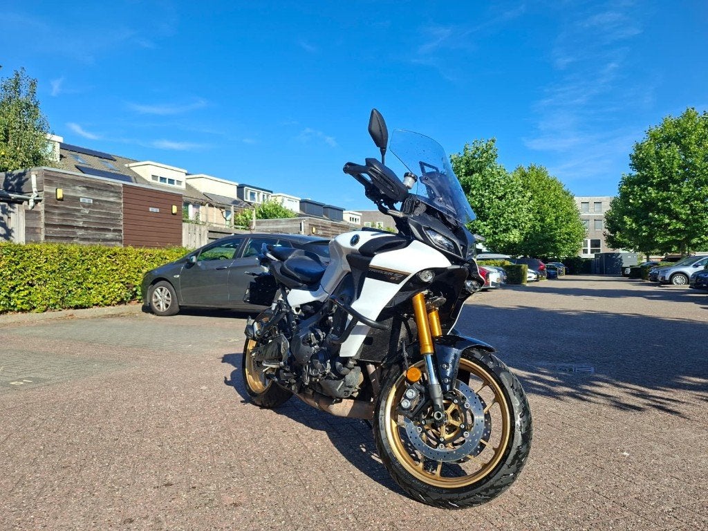 Yamaha Tracer 9 GT (2025) | Pure White | 1e eigenaar, Motoren, Motoren | Yamaha, Occasion, Handvatverwarming, Motorrijbewijs A