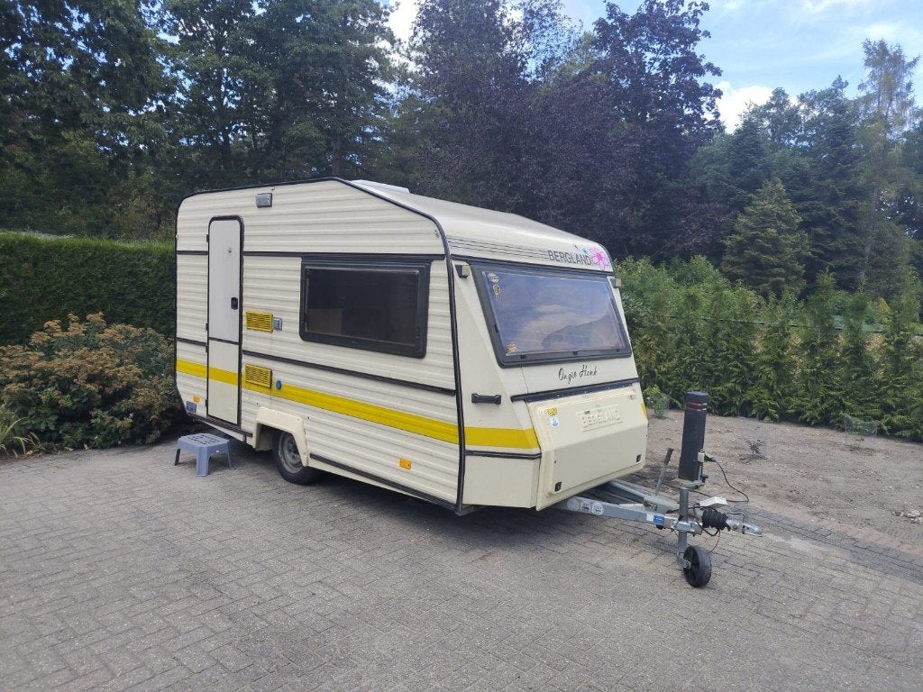 Compacte Bergland caravan - Ideaal voor starters!, Caravans en Kamperen, Caravans, Overige merken, Omvormbare zithoek, Openslaande ramen
