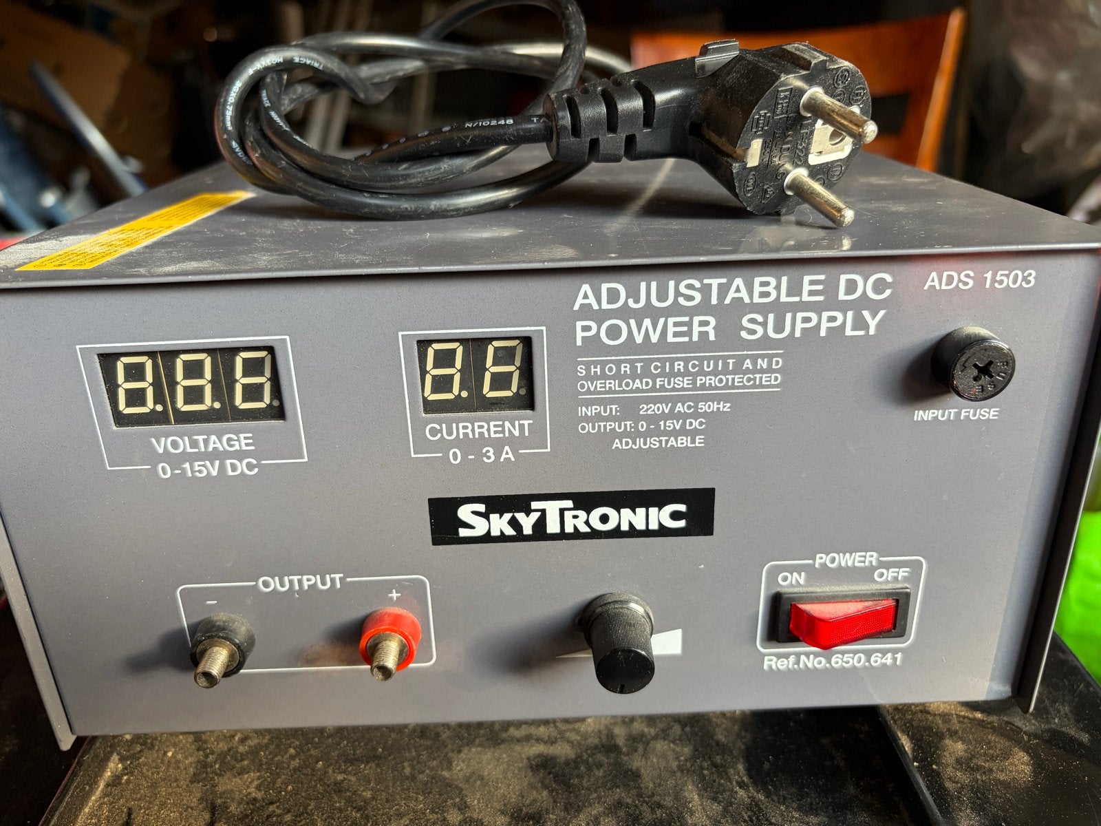 SKYTRONIC ADS 1503 Instelbare DC Voeding, Ophalen of Verzenden, Gebruikt