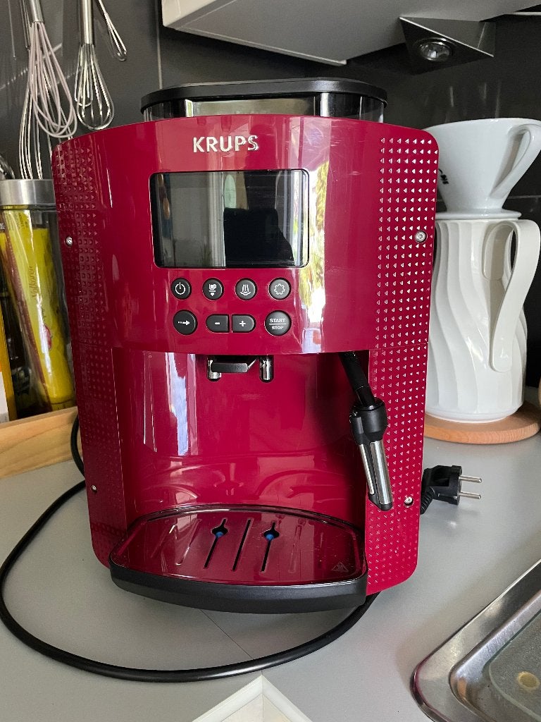 Krups espressomachine volautomaat, Espresso apparaat, Zo goed als nieuw, 2 tot 4 kopjes, Afneembaar waterreservoir