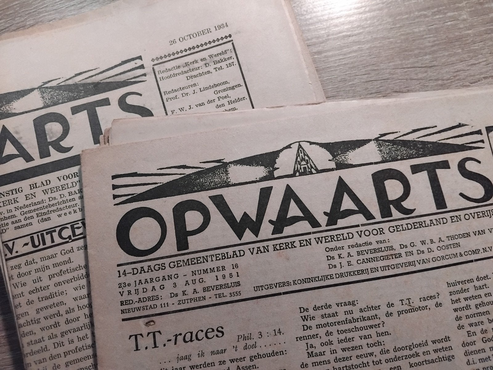 Oude kranten: Opwaarts (1934) en  Gemeenteblad (1951), Ophalen of Verzenden, Gelezen, Krant