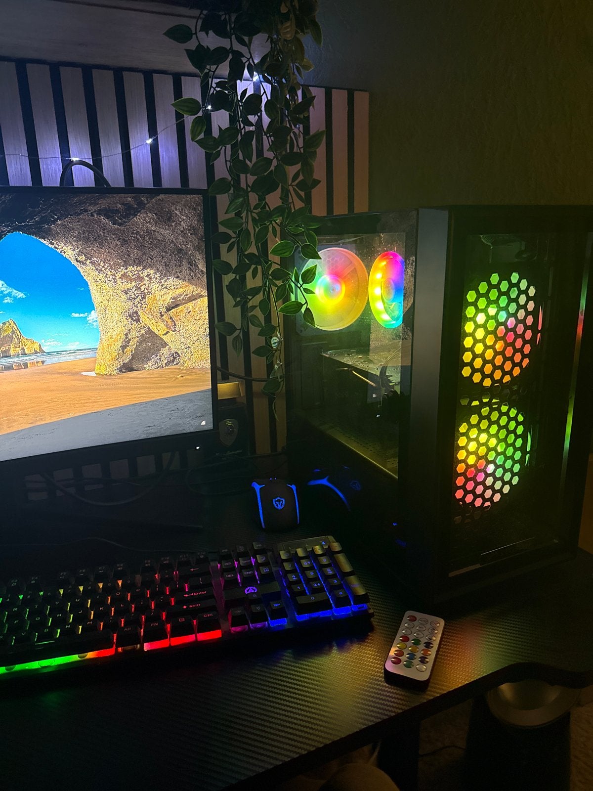 Gaming PC met keyboard en mouse, Computers en Software, Ophalen of Verzenden, Zo goed als nieuw, Gaming, SSD