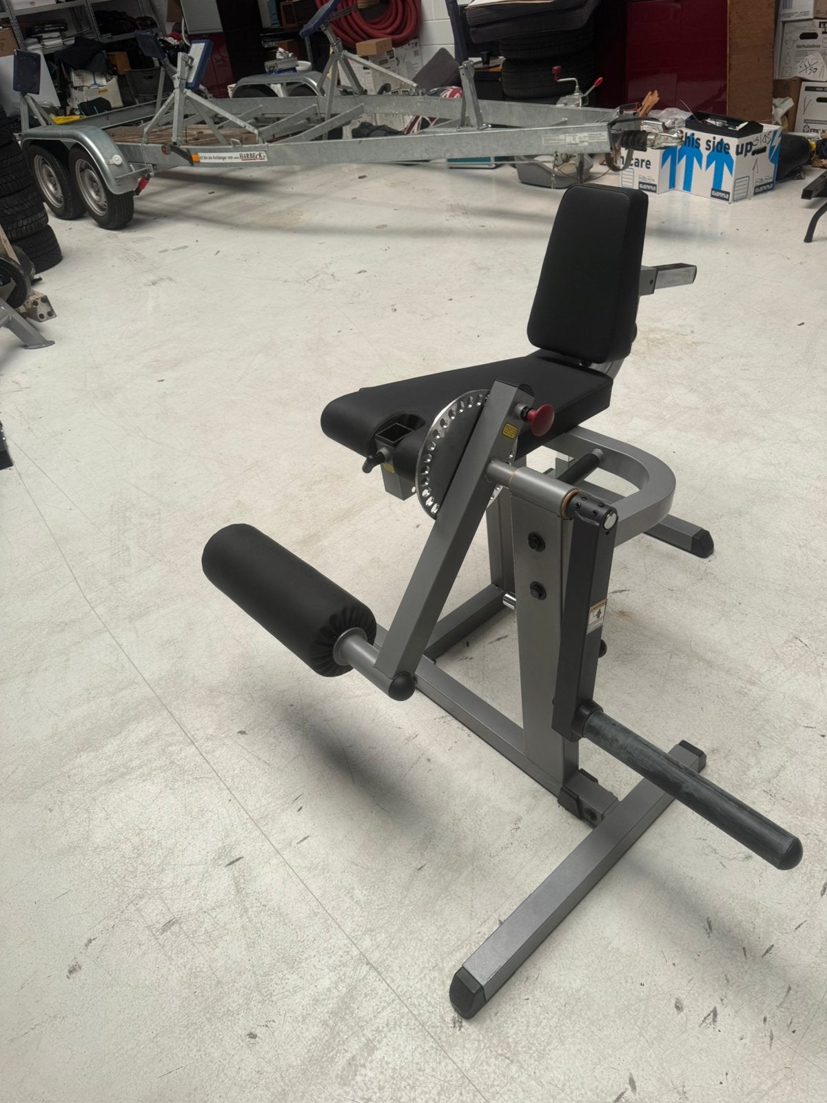 Leg curl / leg extension plate loaded, Sport en Fitness, Fitnessmaterialen, Ophalen, Zo goed als nieuw, Overige typen