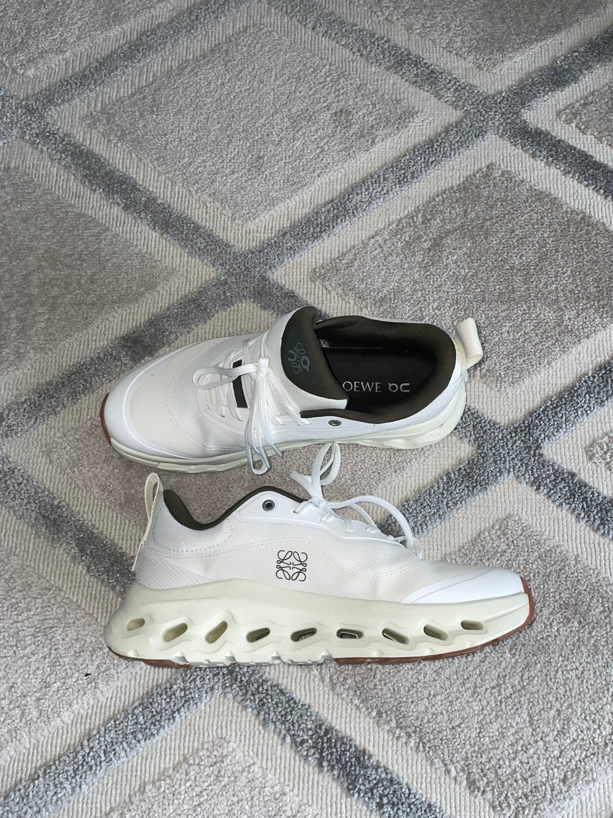 ON X LOEWE WHITE KHAKI, Verzenden, Zo goed als nieuw, Jongetje, Schoentjes