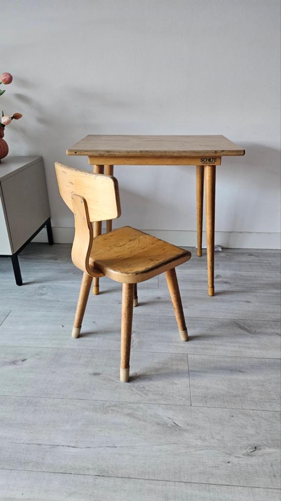 Vintage kindertafel met stoeltje schoolset, Ophalen, Gebruikt, Overige typen