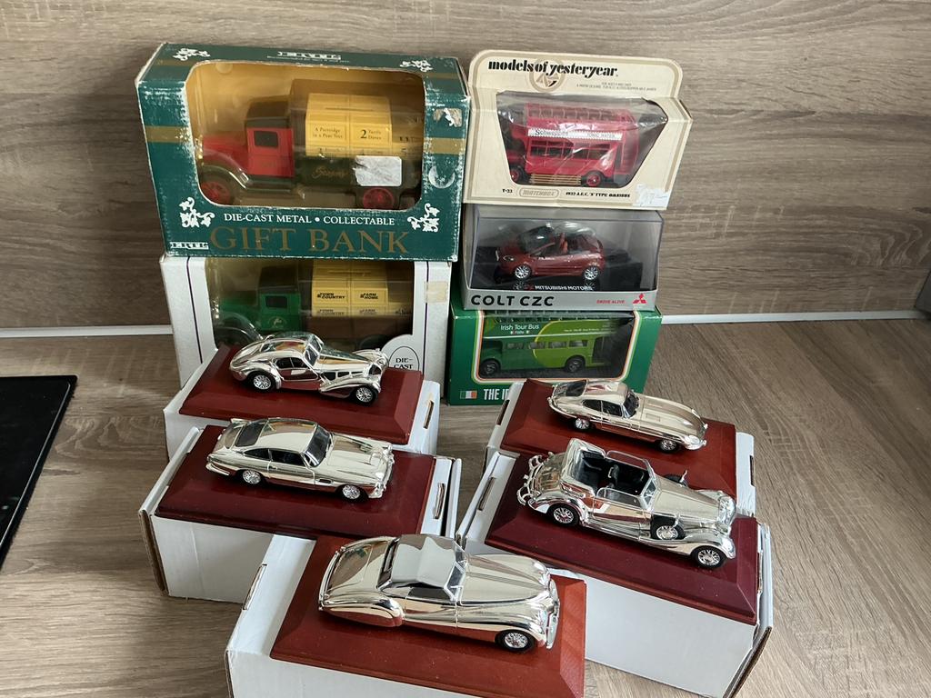 Diverse modelautos, Ophalen of Verzenden, Zo goed als nieuw, Bus of Vrachtwagen