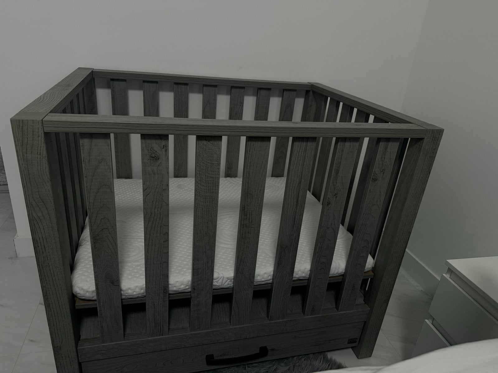 TWF Box met lade en boxmatras - Zo goed als nieuw, Kinderen en Baby's, Boxen, Ophalen, Zo goed als nieuw, Rechthoekig, In hoogte verstelbaar