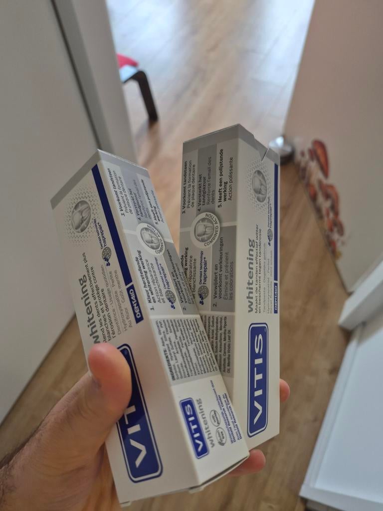 2x Vitis Whitening tandpasta NIEUW in doos | Ophalen, Ophalen of Verzenden, Nieuw, Geel, Handen en Nagels