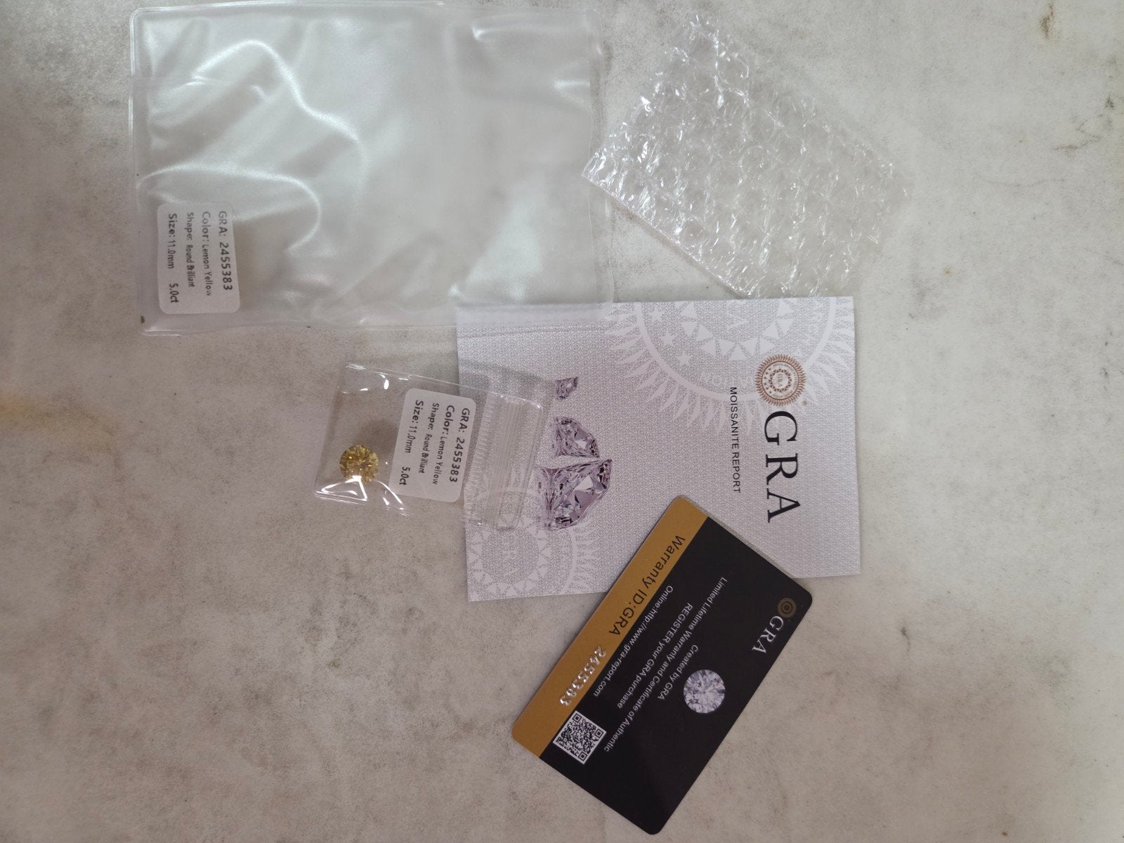 4 verschillende moissanite stenen met GRA certificaat, Ophalen of Verzenden, Nieuw