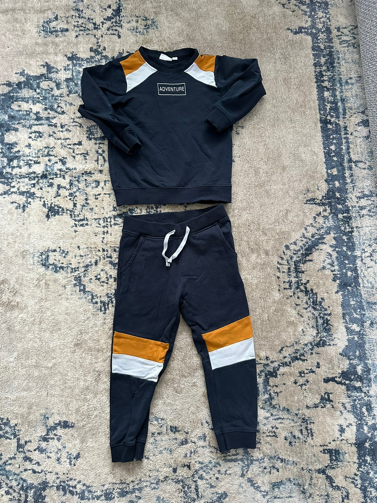 Donkerblauw joggingpak Name it maat 92/98, Ophalen of Verzenden, Zo goed als nieuw, Jongen, Setje