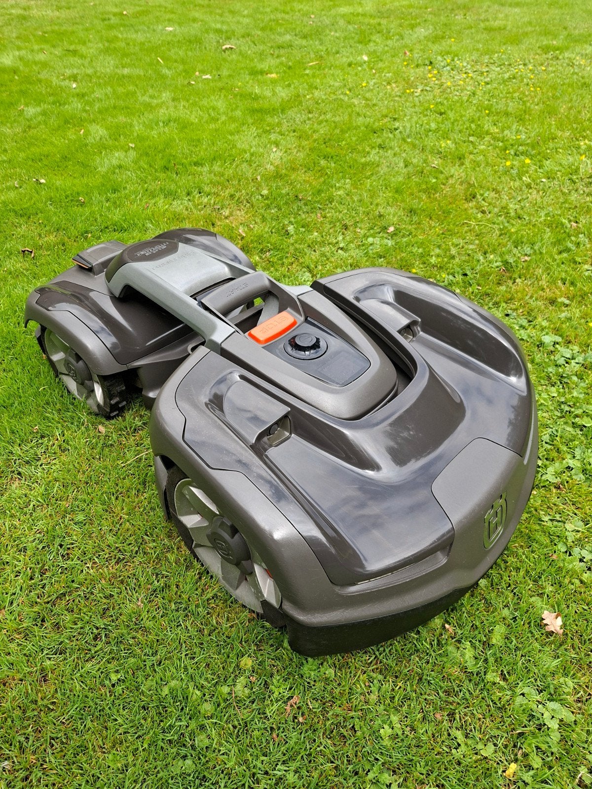 Husqvarna automower 435X AWD 3985 uren, Ophalen, Bestuurbaar via app, Zo goed als nieuw, 20 tot 25 cm