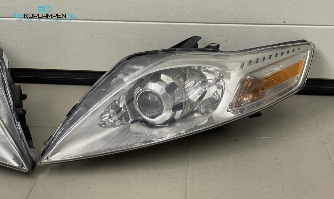 Ford Mondeo MK4 Facelift Bi-Xenon koplamp links rechts, Gebruikt, -, -, Ophalen of Verzenden