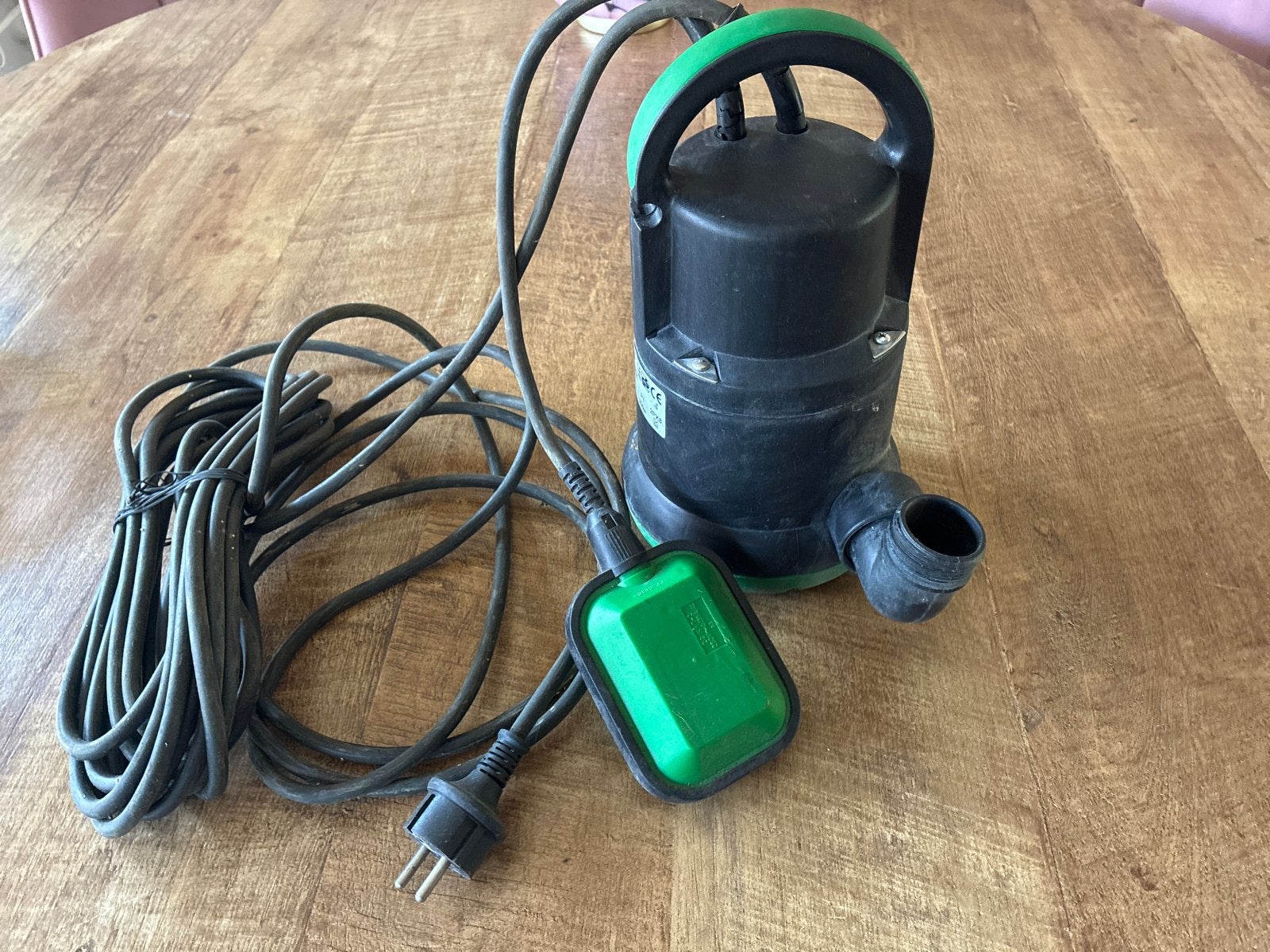 Dompelpomp met vlotter - Ideaal voor waterverplaatsing, Ophalen of Verzenden, Gebruikt, Elektrisch, Dompelpomp