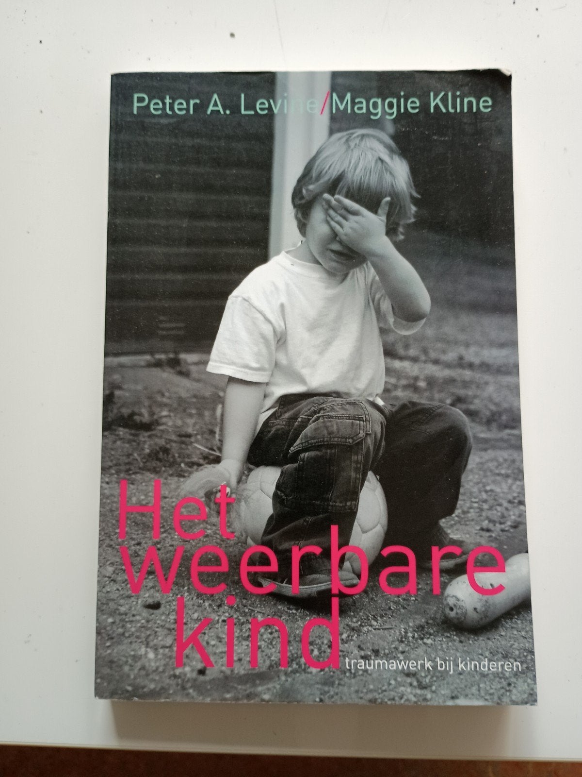 Maggie Kline - Het weerbare kind, Zwangerschap en Bevalling, Zo goed als nieuw, Maggie Kline; Peter Levine, Ophalen of Verzenden