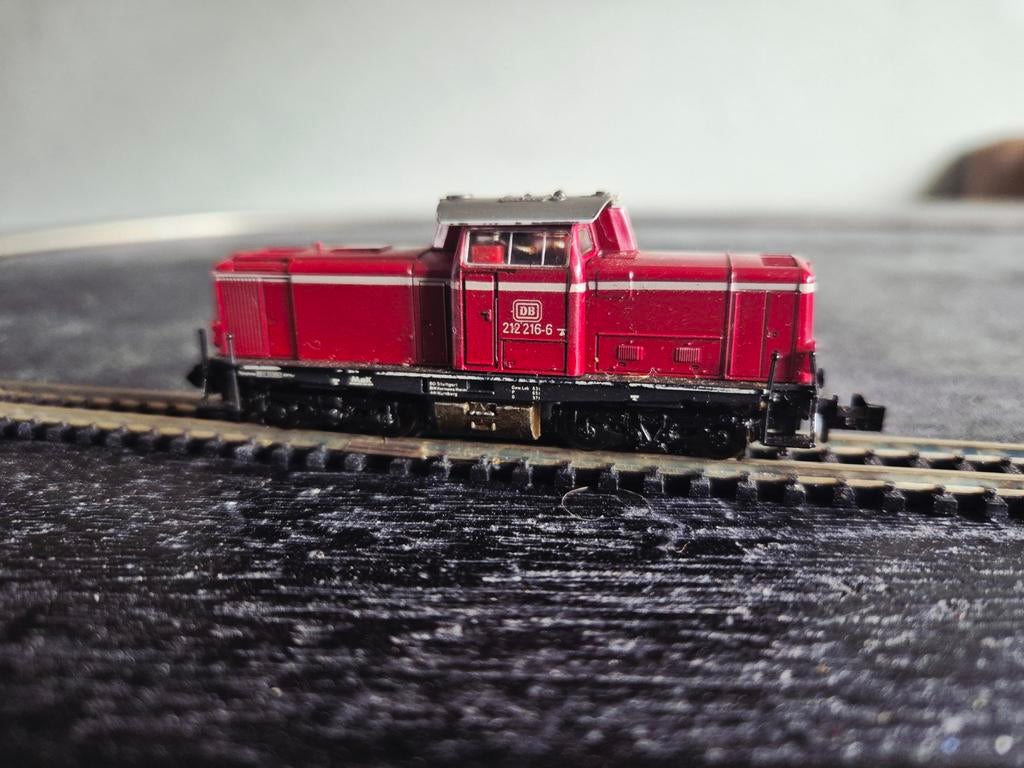 Minitrix 2048 Diesel Loc BR 212 216-6 N-spoor, Gebruikt, Trix, Ophalen of Verzenden, Analoog