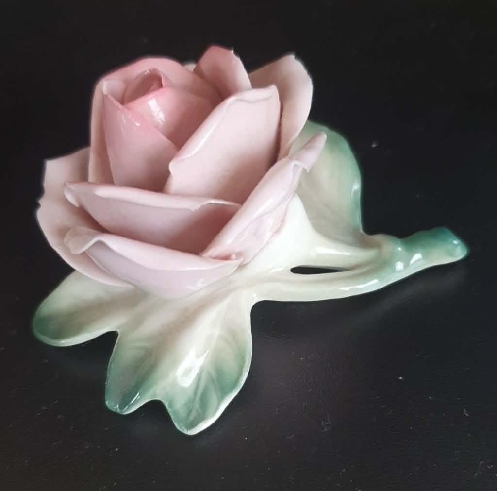 Karl Ens Mooi Porseleinen Roze., Ophalen of Verzenden, Nieuw, Roze, Overige materialen