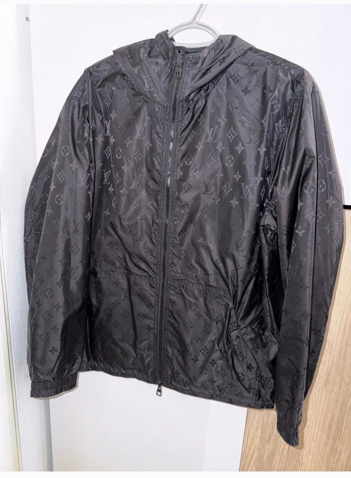 Louis Vuitton Monogram Windbreaker maat S, Ophalen of Verzenden, Zo goed als nieuw, Maat 46 (S) of kleiner, Zwart