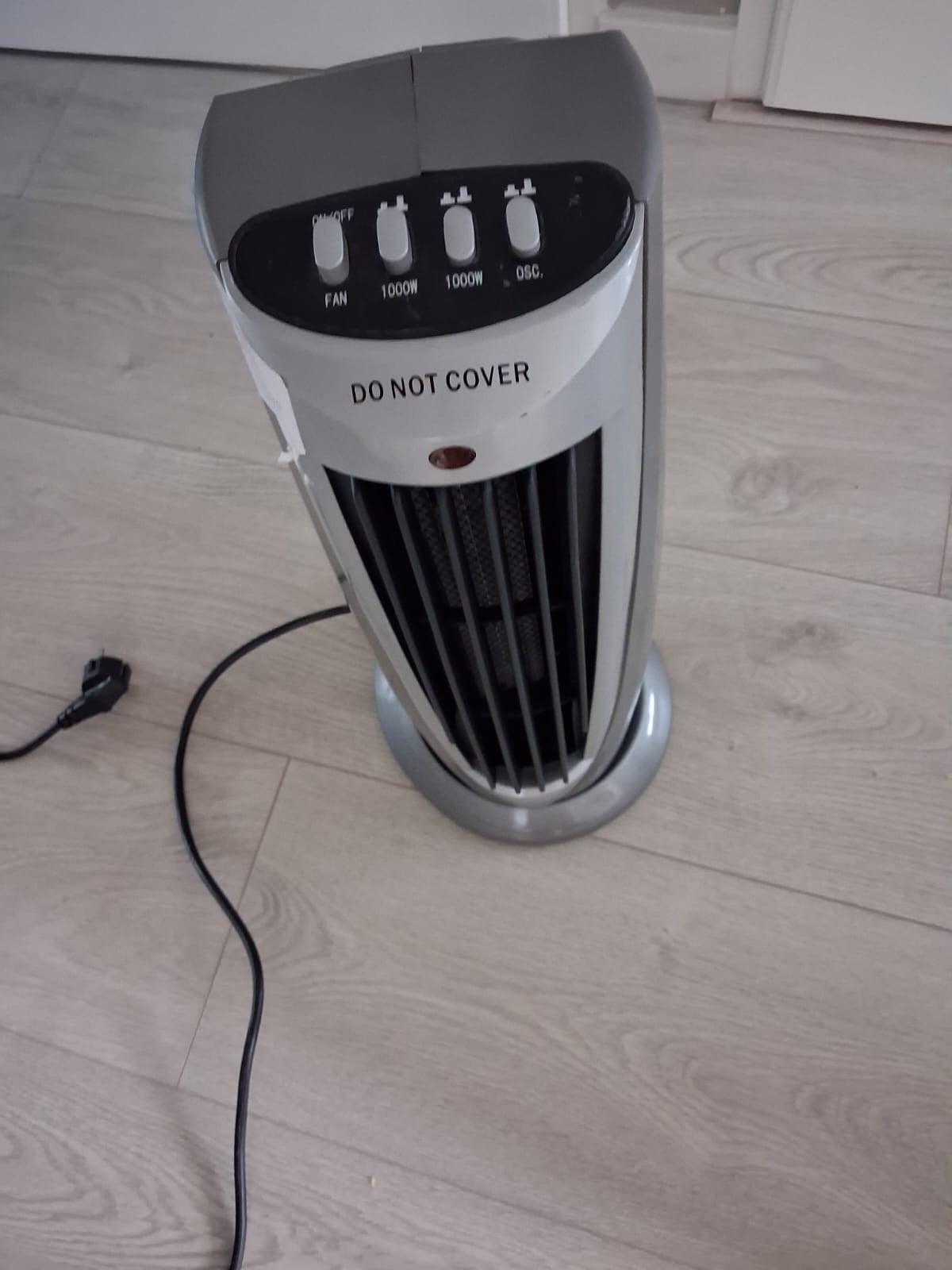 Elektrische kachel 2000W met ventilator en oscillatie, Ophalen, 30 tot 80 cm, Gebruikt, Kachel