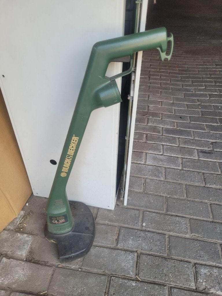 Black & Decker trimmer GL320, Tuin en Terras, Gebruikt, Ophalen of Verzenden, Black&dekker, 10 tot 30 cm