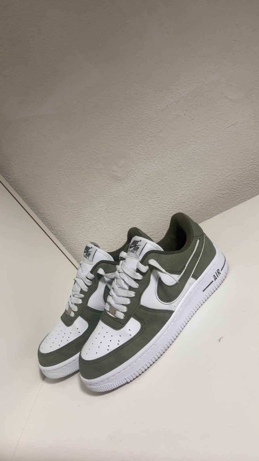Nike Air Force 1 Low - Olijfgroen/Wit, Ophalen of Verzenden, Nieuw