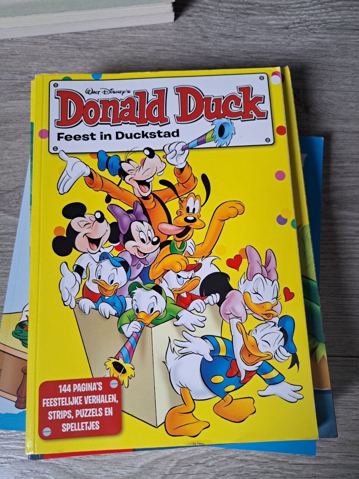 Donald Duck feest in Duckstad, Boeken, Eén stripboek, Ophalen of Verzenden, Zo goed als nieuw