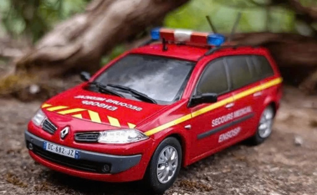 Renault Megane Break secours medical BRANDWEER 1/43 # 38, Verzenden, Nieuw, Auto, Overige merken
