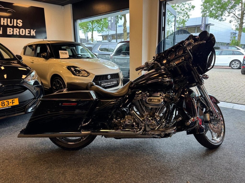 Harley Davidson Tour 110 FLHXSE Cvo Street Glide Abs|Cruise|, Motoren, Motoren | Harley-Davidson, Traction Control, Bedrijf, 1802 cc