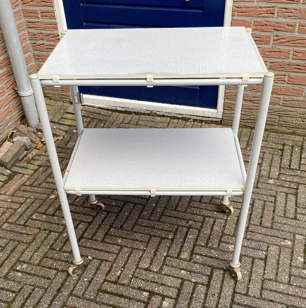 Leuke Vintage Trolley ( retro mid century Industrieel design, Ophalen, Gebruikt, Metaal of Aluminium, 75 cm of meer