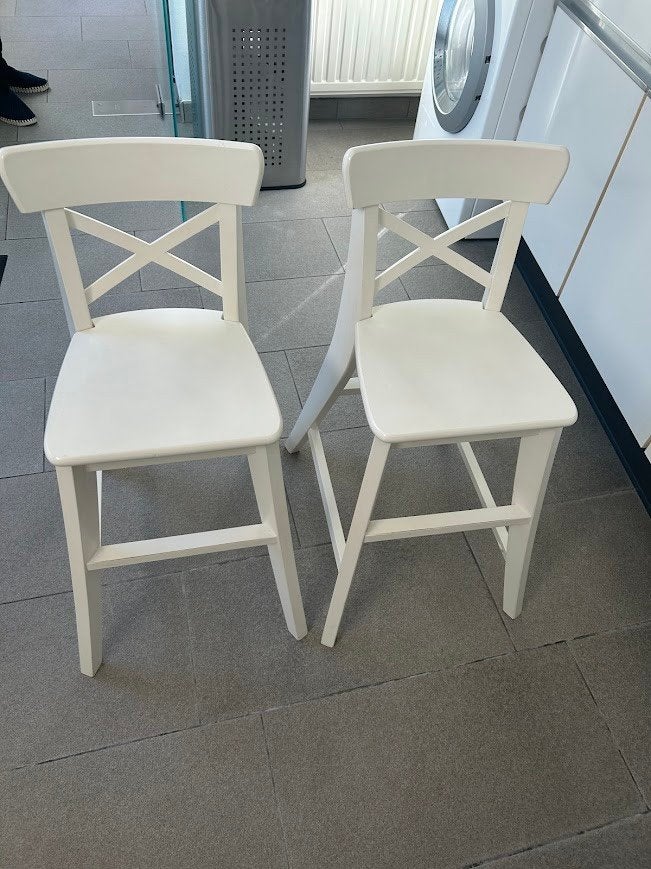 2 kinderstoelen Ikea wit hout met kruis, Ophalen, Zo goed als nieuw, Overige typen, Aanschuifbaar