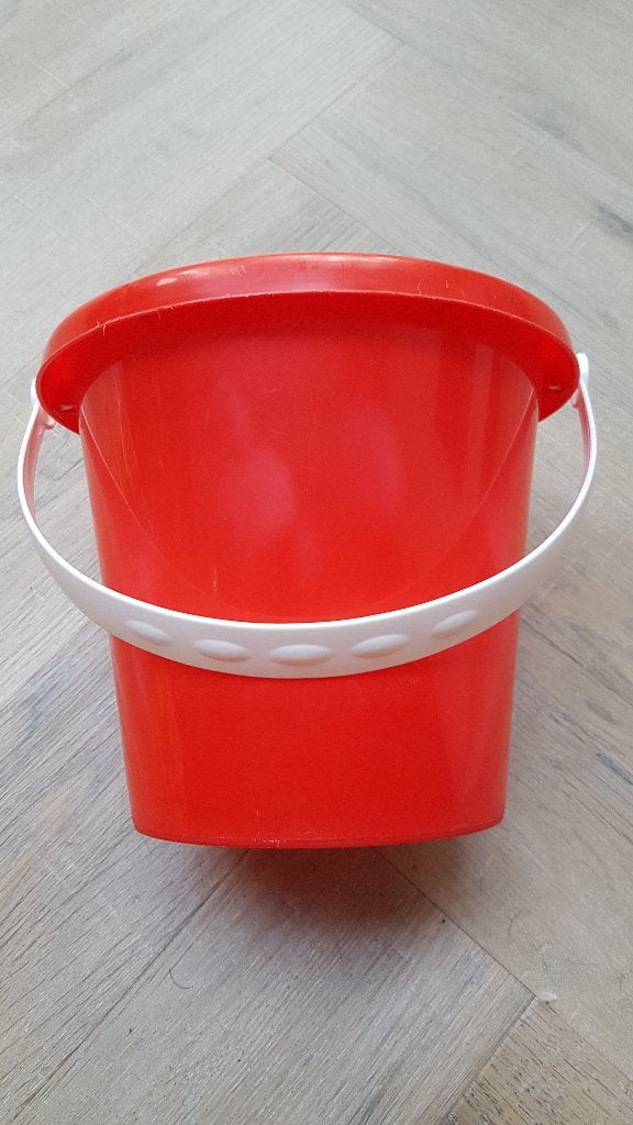 strandspeelgoed Rood emmertje met wit hengsel kunststof 1x, Kinderen en Baby's, Ophalen of Verzenden, Zo goed als nieuw