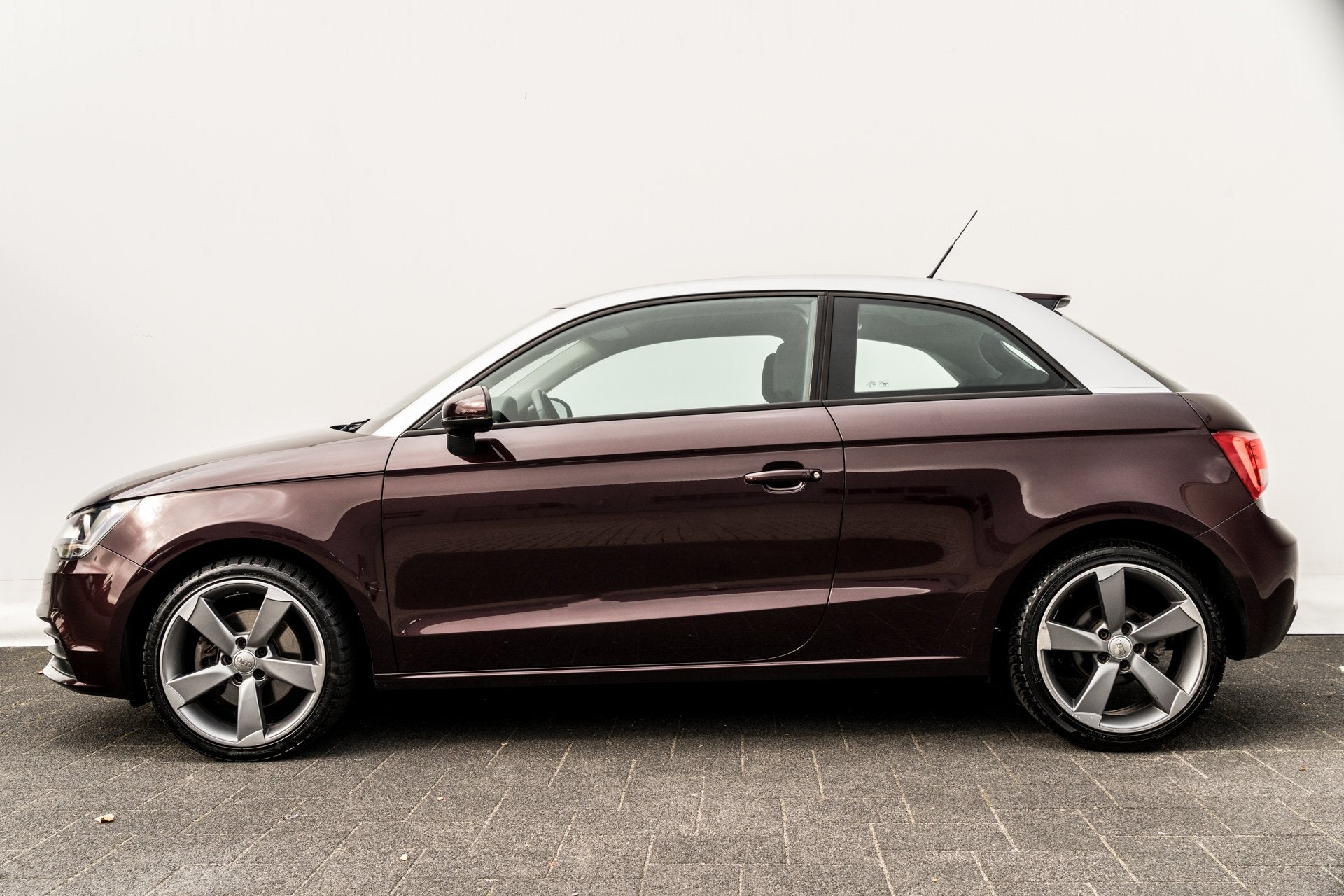 Audi A1 1.4 TFSI Attraction Pro Line | Cruise Control | Navi, Auto's, Euro 5, Stof, Zwart, 4 stoelen