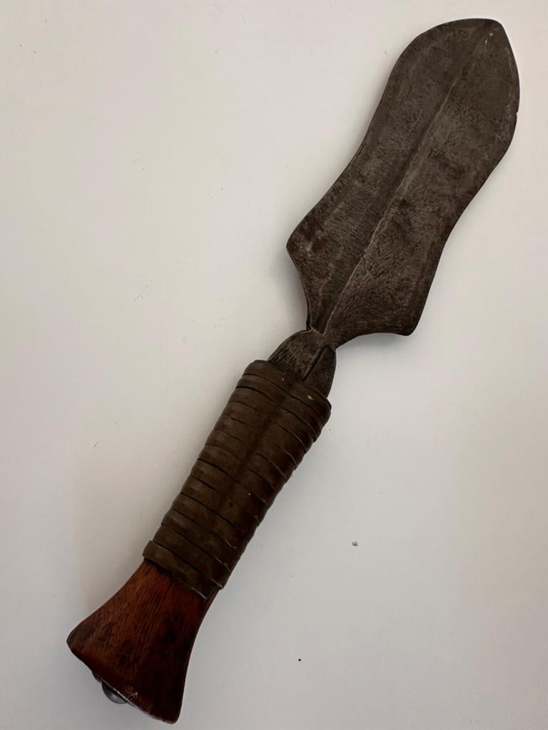 Antiek Ngombe Kortzwaard privé collectie Matadi ca.  1920, Antiek en Kunst, Ophalen of Verzenden