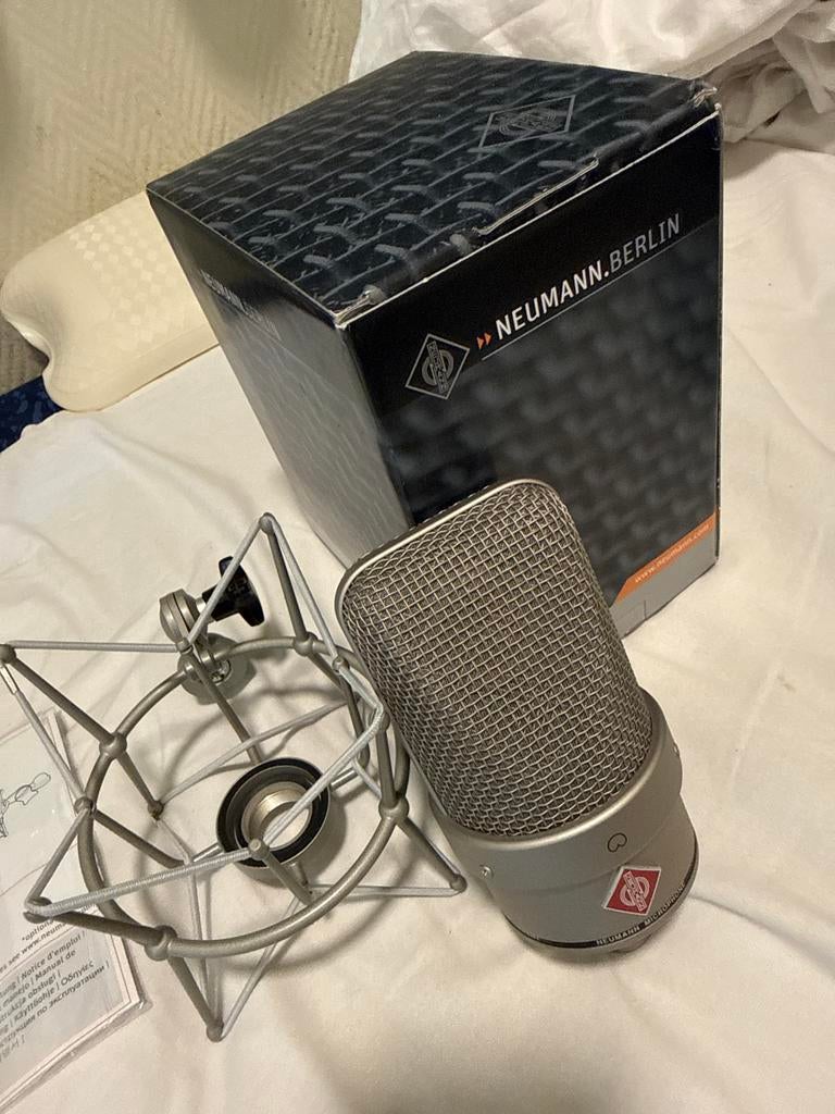 Neumann TLM 49 Studiomicrofoon met Shockmount, Muziek en Instrumenten, Microfoons, Ophalen of Verzenden, Zo goed als nieuw, Studiomicrofoon