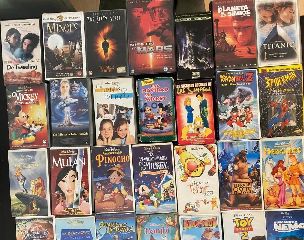 Diverse VHS films in Spaans / Engels / Nederlands, Alle leeftijden, Kinderprogramma's en -films, Overige typen, Ophalen of Verzenden