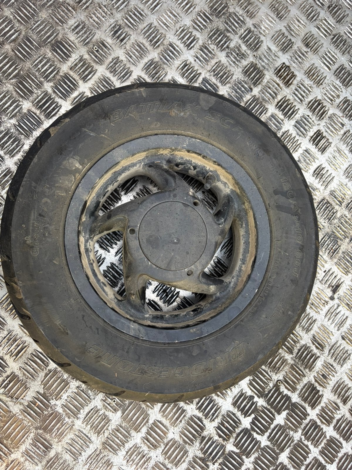 piaggio typhoon achter velg, Ophalen