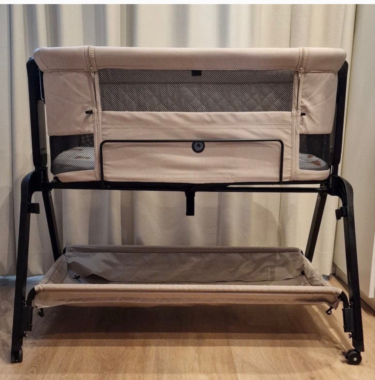 Qute Q Breeze plus Co-sleeper/ wiegje in nieuwstaat, Ophalen, Zo goed als nieuw, Wieg
